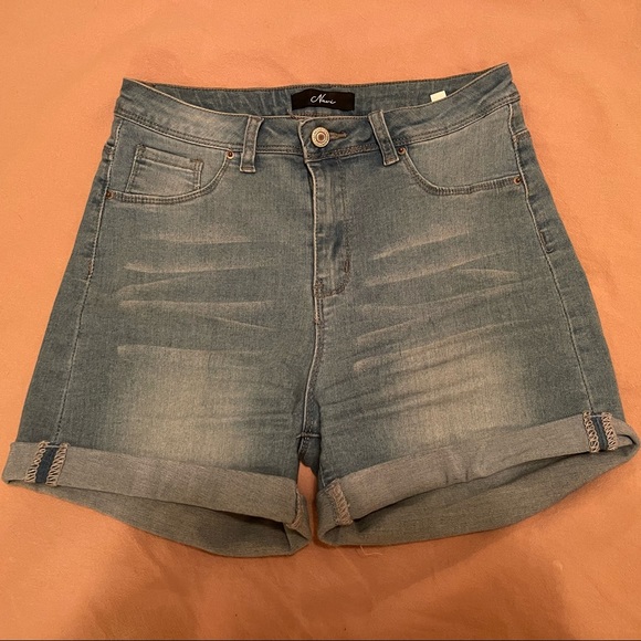 new NVGTN Navishape light wash jean shorts - Picture 2 of 4